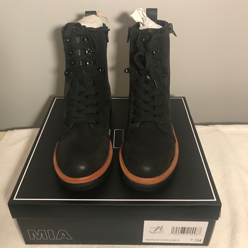 MIA Boots NEW Size 7.5